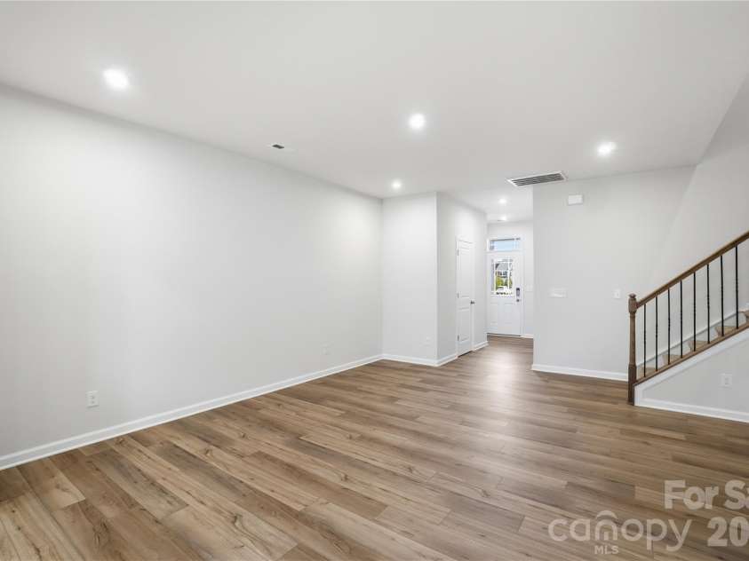 5212 Wyes Oak Lane, Charlotte, NC 28269.  MLS# CAR4427128, YatesRealty ID 52254. PHOTOS ARE REPRESENTATIVE