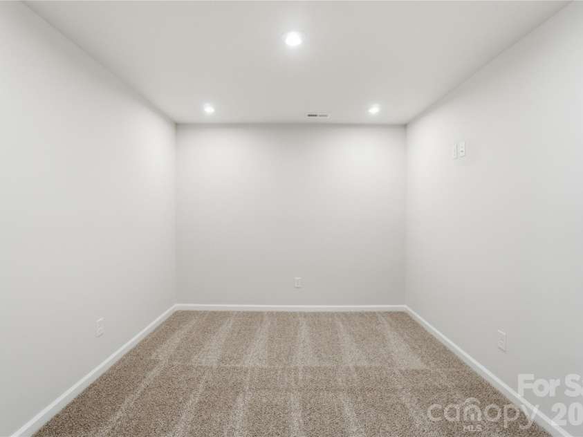 5212 Wyes Oak Lane, Charlotte, NC 28269.  MLS# CAR4427128, YatesRealty ID 52254. PHOTOS ARE REPRESENTATIVE