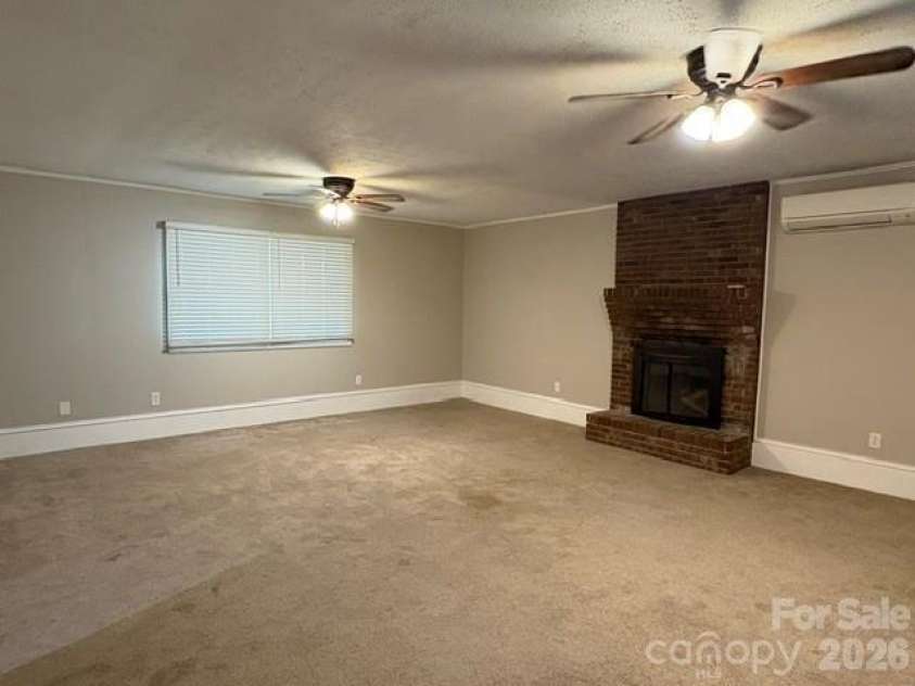 31 Spring Forest Circle, Asheville, NC 28803.  MLS# CAR4398123, YatesRealty ID 52255. 