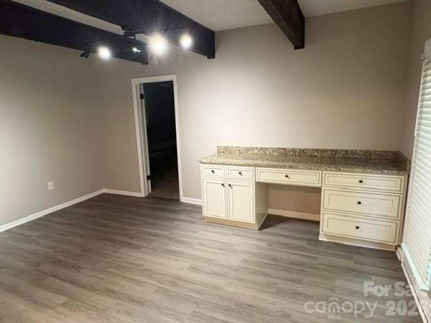 31 Spring Forest Circle, Asheville, NC 28803.  MLS# CAR4398123, YatesRealty ID 52255. 