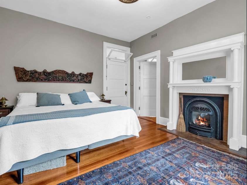 322 Killarney Street, Hendersonville, NC 28792.  MLS# CAR4228615, YatesRealty ID 5226. 