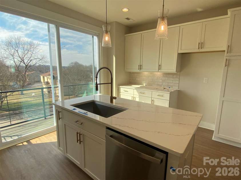 930 Callahan Street, Charlotte, NC 28206.  MLS# CAR4208924, YatesRealty ID 5226. Kitchen