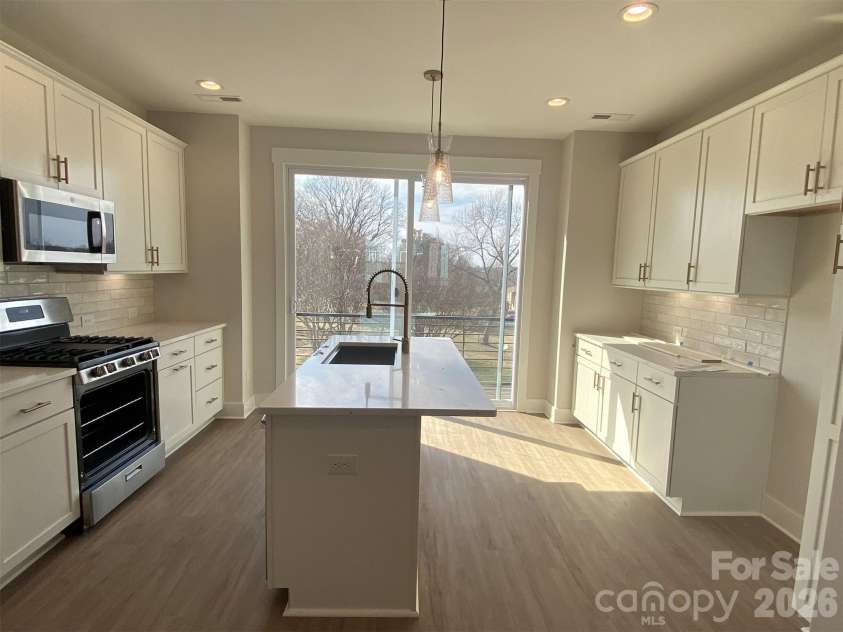 930 Callahan Street, Charlotte, NC 28206.  MLS# CAR4208924, YatesRealty ID 5226. Kitchen