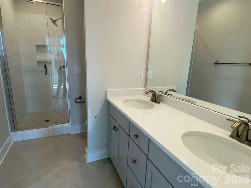 930 Callahan Street, Charlotte, NC 28206.  MLS# CAR4208924, YatesRealty ID 5226. Premier Bath