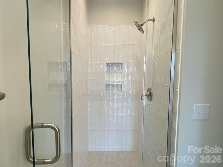 930 Callahan Street, Charlotte, NC 28206.  MLS# CAR4208924, YatesRealty ID 5226. Premier Bath