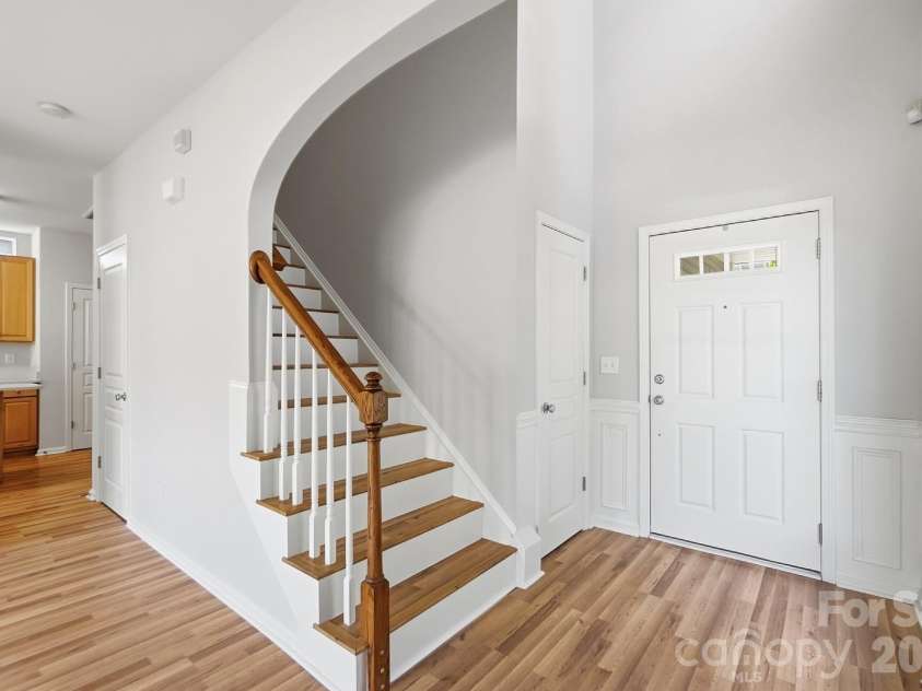 1813 Crabapple Tree Lane, Charlotte, NC 28214.  MLS# CAR4422884, YatesRealty ID 52260. 