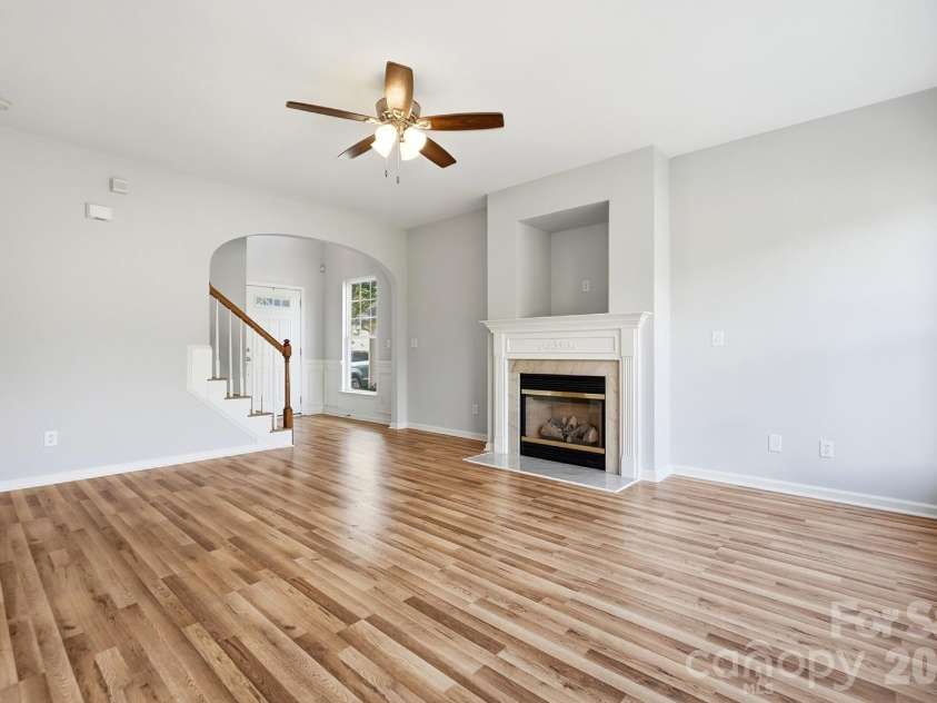 1813 Crabapple Tree Lane, Charlotte, NC 28214.  MLS# CAR4422884, YatesRealty ID 52260. 