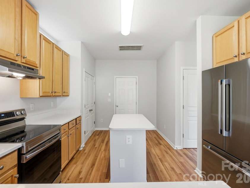 1813 Crabapple Tree Lane, Charlotte, NC 28214.  MLS# CAR4422884, YatesRealty ID 52260. 