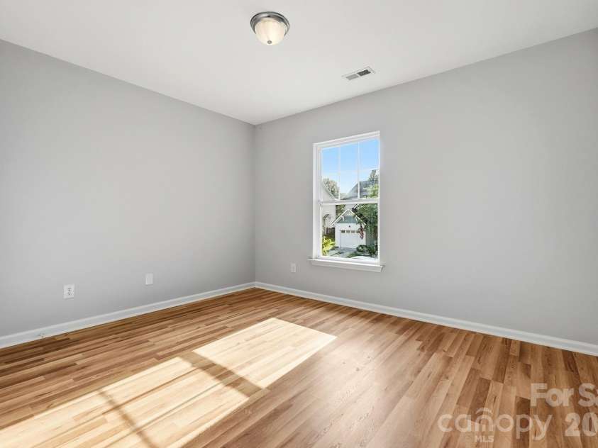 1813 Crabapple Tree Lane, Charlotte, NC 28214.  MLS# CAR4422884, YatesRealty ID 52260. 