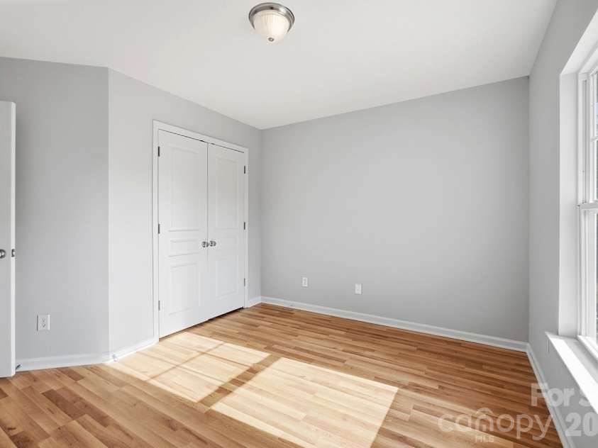 1813 Crabapple Tree Lane, Charlotte, NC 28214.  MLS# CAR4422884, YatesRealty ID 52260. 