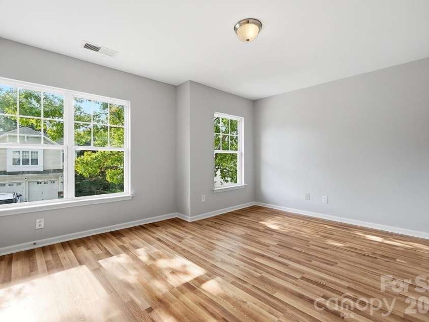 1813 Crabapple Tree Lane, Charlotte, NC 28214.  MLS# CAR4422884, YatesRealty ID 52260. 