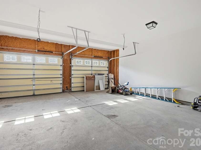 1813 Crabapple Tree Lane, Charlotte, NC 28214.  MLS# CAR4422884, YatesRealty ID 52260. 