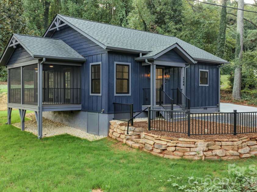 264 Elm Street, Rutherfordton, NC 28139.  MLS# CAR4426947, YatesRealty ID 52264. 