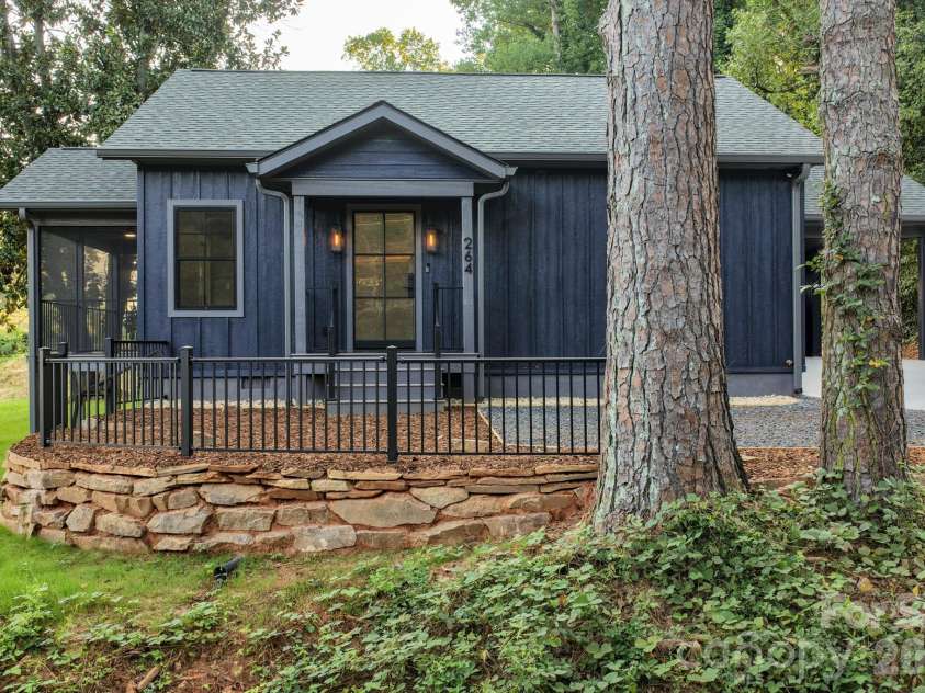 264 Elm Street, Rutherfordton, NC 28139.  MLS# CAR4426947, YatesRealty ID 52264. 
