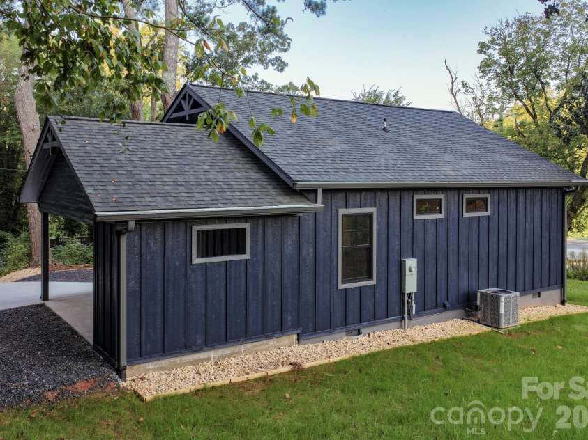 264 Elm Street, Rutherfordton, NC 28139.  MLS# CAR4426947, YatesRealty ID 52264. 