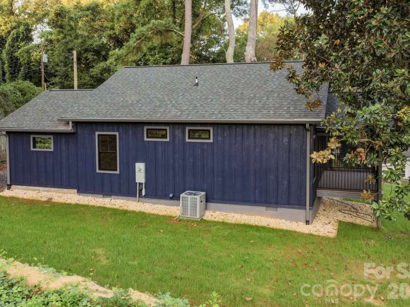 264 Elm Street, Rutherfordton, NC 28139.  MLS# CAR4426947, YatesRealty ID 52264. 