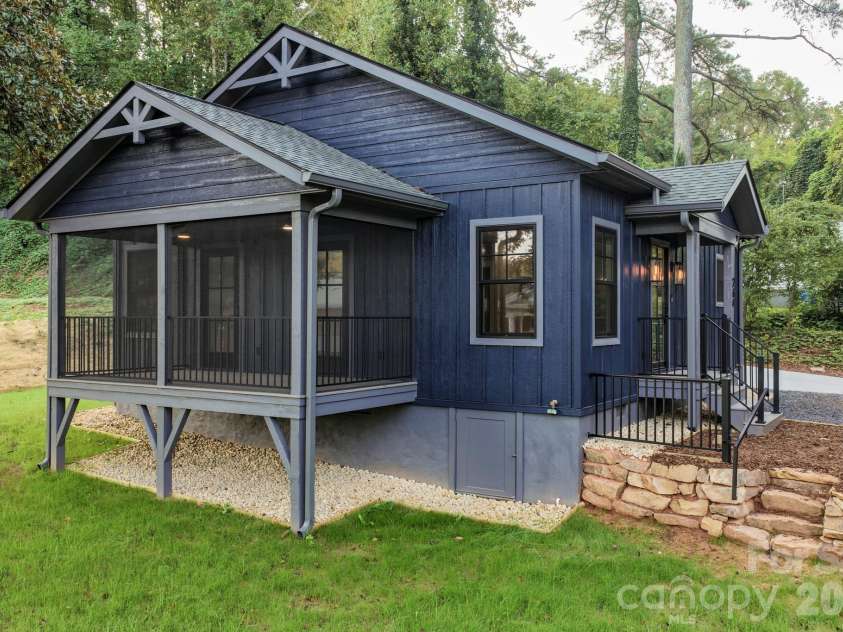 264 Elm Street, Rutherfordton, NC 28139.  MLS# CAR4426947, YatesRealty ID 52264. 