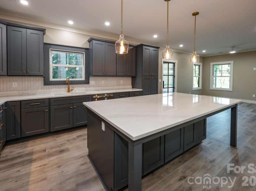 264 Elm Street, Rutherfordton, NC 28139.  MLS# CAR4426947, YatesRealty ID 52264. 