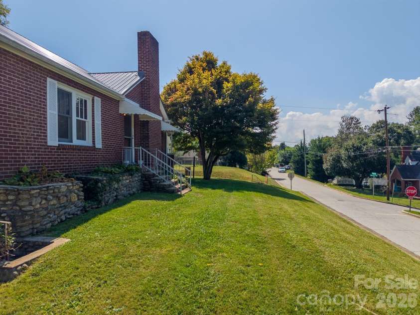 314 Trammell Avenue, Canton, NC 28716.  MLS# CAR4423892, YatesRealty ID 52265. 
