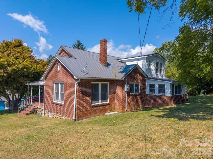 314 Trammell Avenue, Canton, NC 28716.  MLS# CAR4423892, YatesRealty ID 52265. 