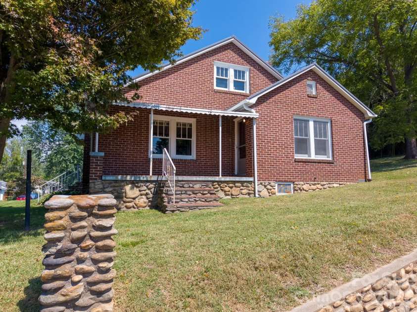 314 Trammell Avenue, Canton, NC 28716.  MLS# CAR4423892, YatesRealty ID 52265. 