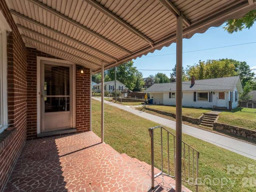 314 Trammell Avenue, Canton, NC 28716.  MLS# CAR4423892, YatesRealty ID 52265. 