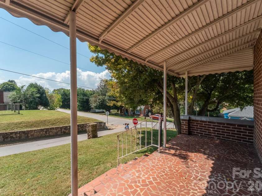314 Trammell Avenue, Canton, NC 28716.  MLS# CAR4423892, YatesRealty ID 52265. 