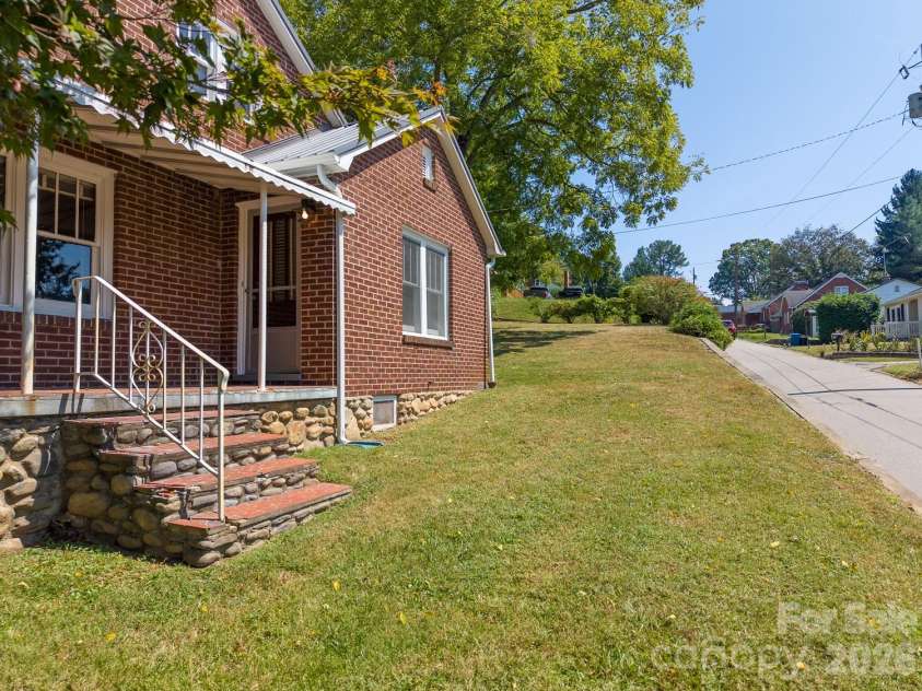314 Trammell Avenue, Canton, NC 28716.  MLS# CAR4423892, YatesRealty ID 52265. 