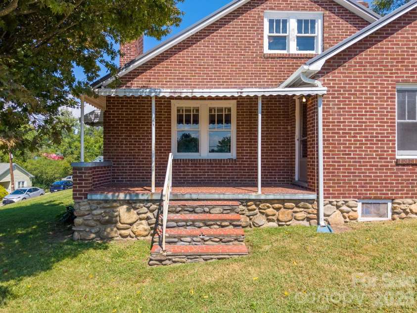 314 Trammell Avenue, Canton, NC 28716.  MLS# CAR4423892, YatesRealty ID 52265. 