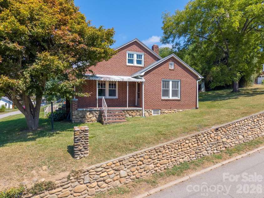 314 Trammell Avenue, Canton, NC 28716.  MLS# CAR4423892, YatesRealty ID 52265. 
