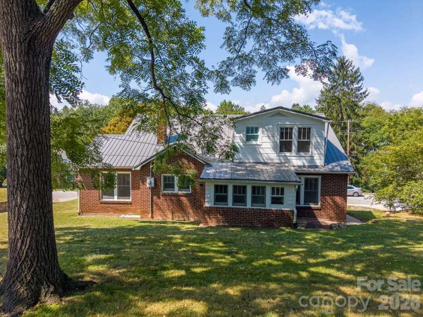 314 Trammell Avenue, Canton, NC 28716.  MLS# CAR4423892, YatesRealty ID 52265. 