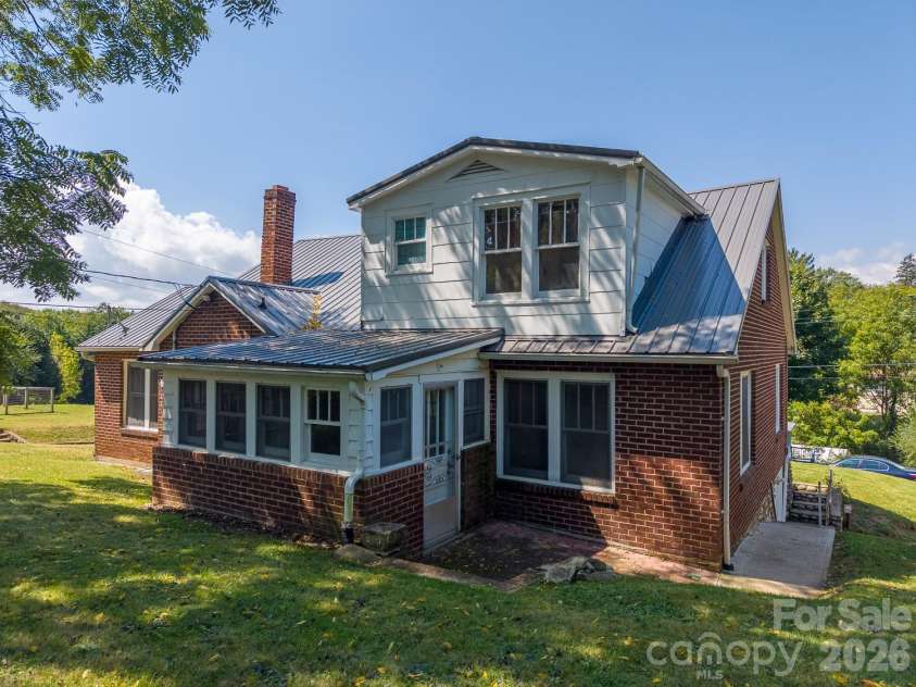 314 Trammell Avenue, Canton, NC 28716.  MLS# CAR4423892, YatesRealty ID 52265. 