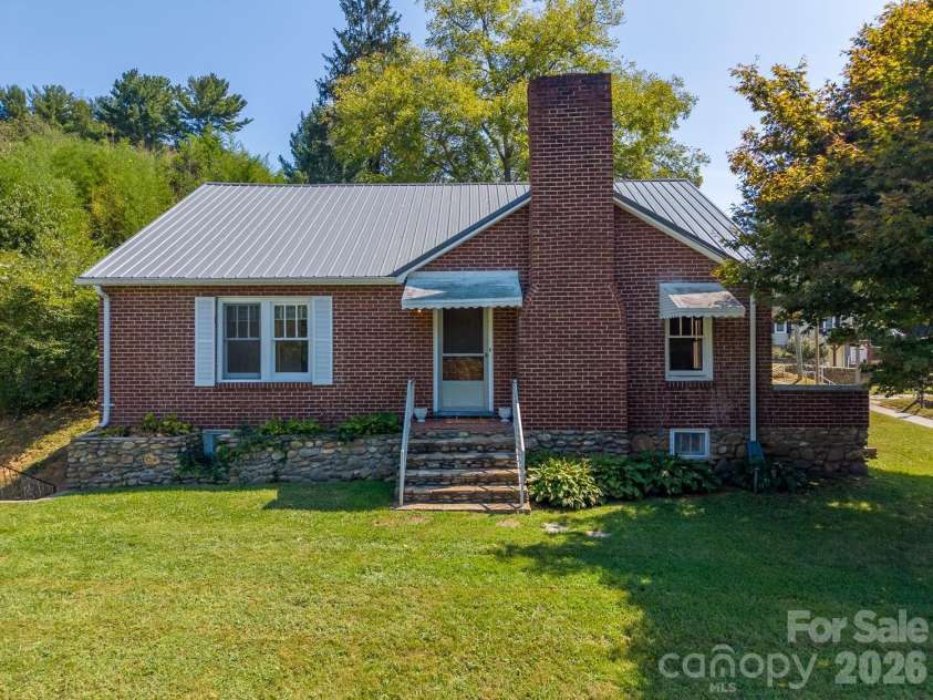 314 Trammell Avenue, Canton, NC 28716.  MLS# CAR4423892, YatesRealty ID 52265. 