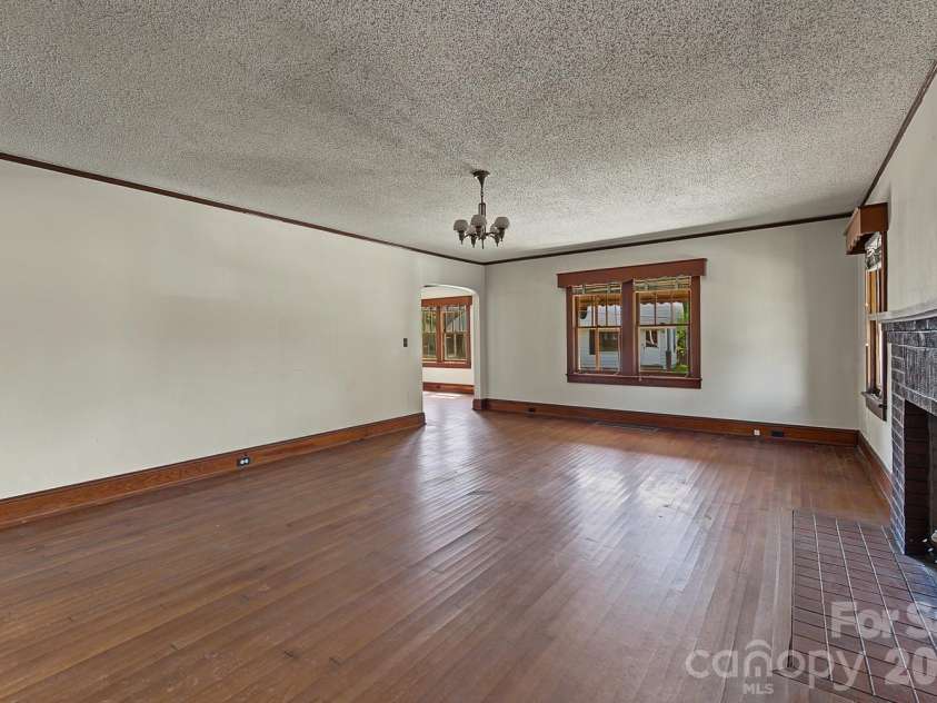 314 Trammell Avenue, Canton, NC 28716.  MLS# CAR4423892, YatesRealty ID 52265. Living room