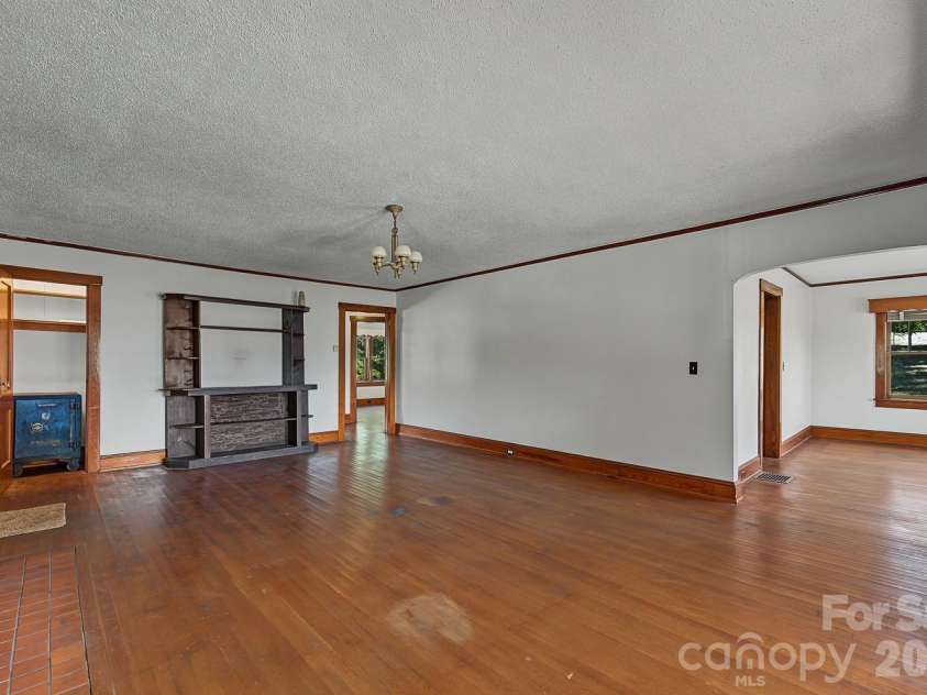314 Trammell Avenue, Canton, NC 28716.  MLS# CAR4423892, YatesRealty ID 52265. Living room
