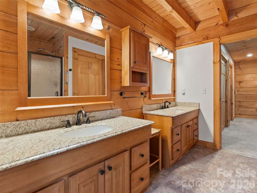 133 Smokemont Drive, Arden, NC 28704.  MLS# CAR4426881, YatesRealty ID 52266. 