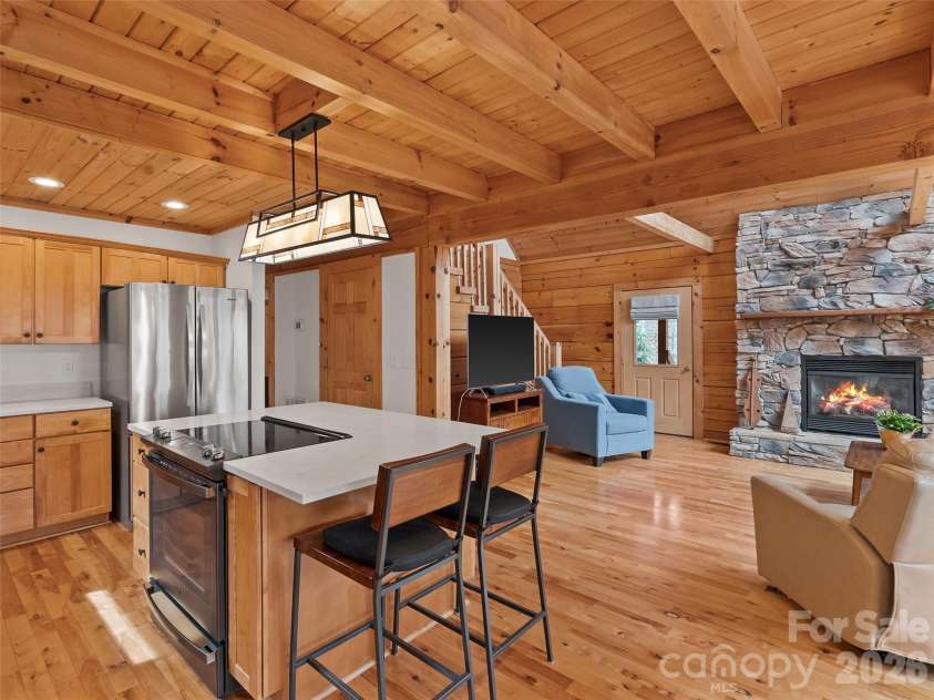 133 Smokemont Drive, Arden, NC 28704.  MLS# CAR4426881, YatesRealty ID 52266. Recently remodeled kitchen