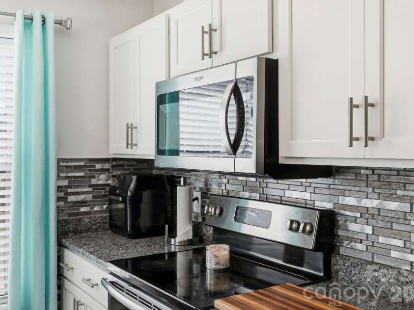 11 Yarrow Meadow Road, Weaverville, NC 28787.  MLS# CAR4427003, YatesRealty ID 52269. 