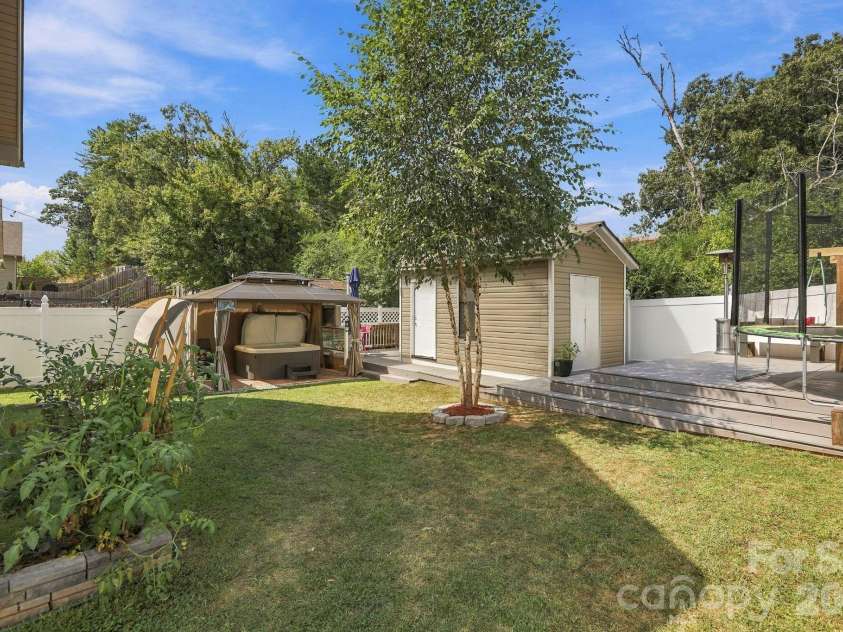 11 Yarrow Meadow Road, Weaverville, NC 28787.  MLS# CAR4427003, YatesRealty ID 52269. 