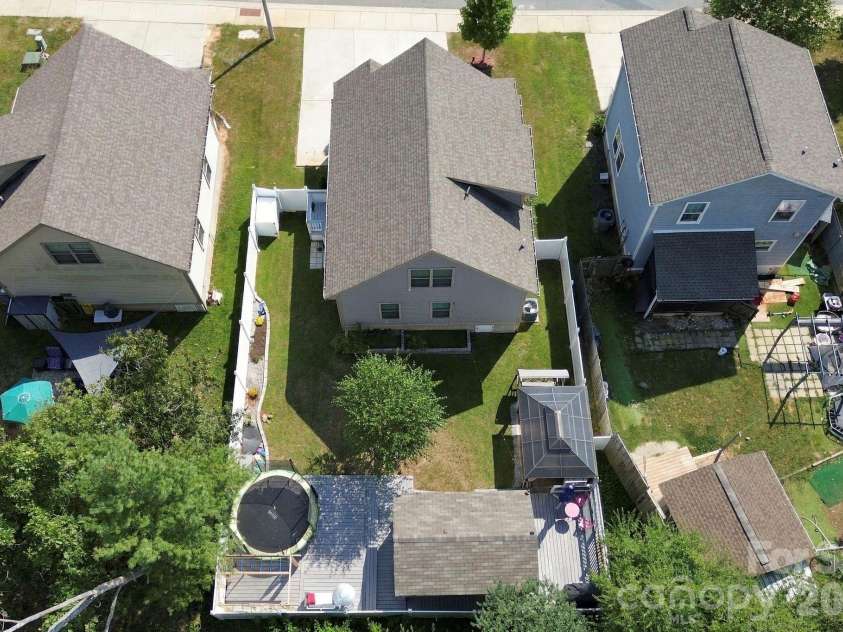 11 Yarrow Meadow Road, Weaverville, NC 28787.  MLS# CAR4427003, YatesRealty ID 52269. 