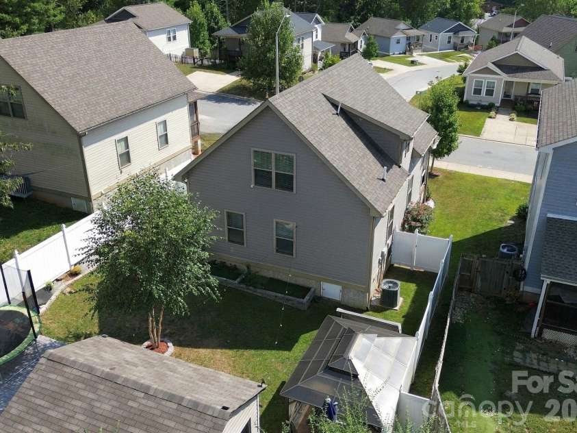 11 Yarrow Meadow Road, Weaverville, NC 28787.  MLS# CAR4427003, YatesRealty ID 52269. 