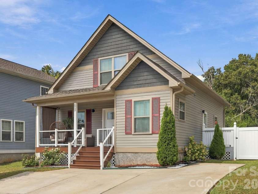 11 Yarrow Meadow Road, Weaverville, NC 28787.  MLS# CAR4427003, YatesRealty ID 52269. 