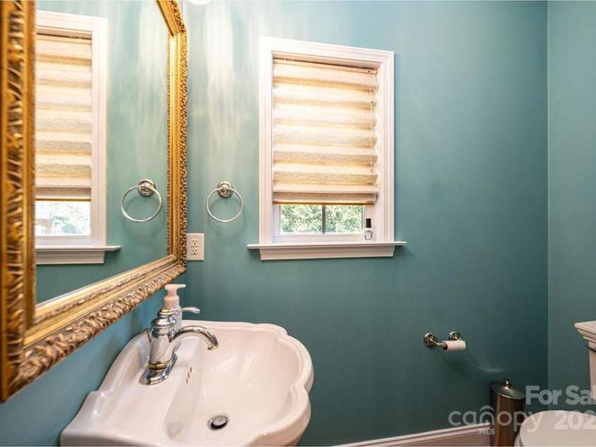 2594 Knoll Ridge Court, Hickory, NC 28602.  MLS# CAR4177398, YatesRealty ID 5227. 