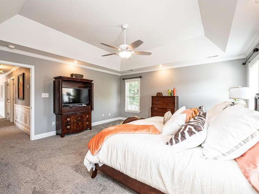 2594 Knoll Ridge Court, Hickory, NC 28602.  MLS# CAR4177398, YatesRealty ID 5227. 