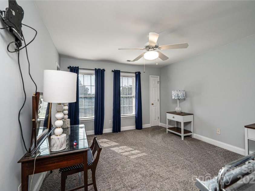 2594 Knoll Ridge Court, Hickory, NC 28602.  MLS# CAR4177398, YatesRealty ID 5227. 