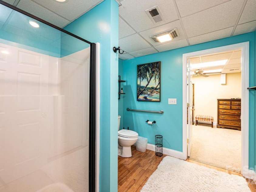 2594 Knoll Ridge Court, Hickory, NC 28602.  MLS# CAR4177398, YatesRealty ID 5227. 