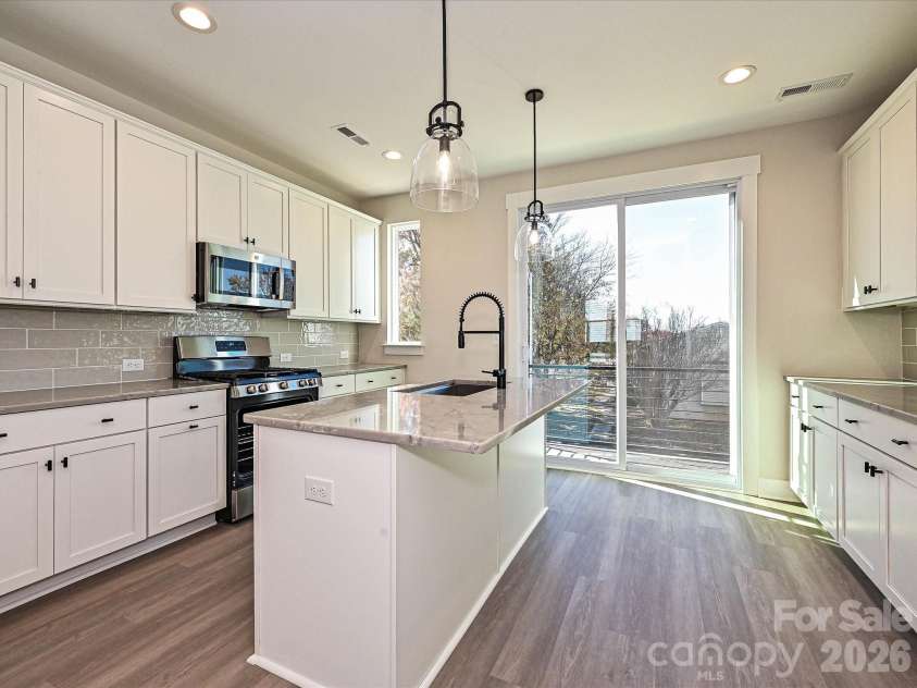 912 Callahan Street, Charlotte, NC 28206.  MLS# CAR4208861, YatesRealty ID 5227. Kitchen