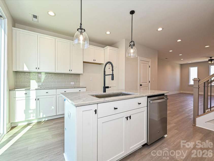 912 Callahan Street, Charlotte, NC 28206.  MLS# CAR4208861, YatesRealty ID 5227. Kitchen/Dining/Living