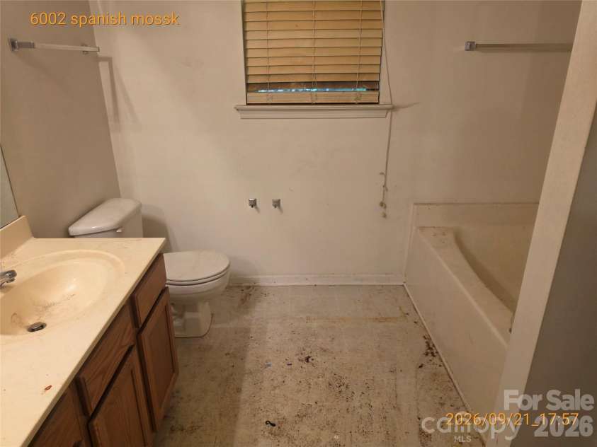6002 Spanish Moss Lane, Charlotte, NC 28262.  MLS# CAR4426623, YatesRealty ID 52271. 