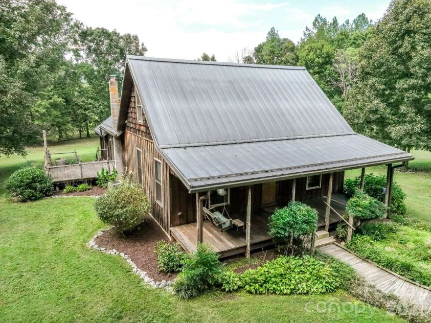 490 Bringle Ferry Road, Denton, NC 27239.  MLS# CAR4427054, YatesRealty ID 52272. 